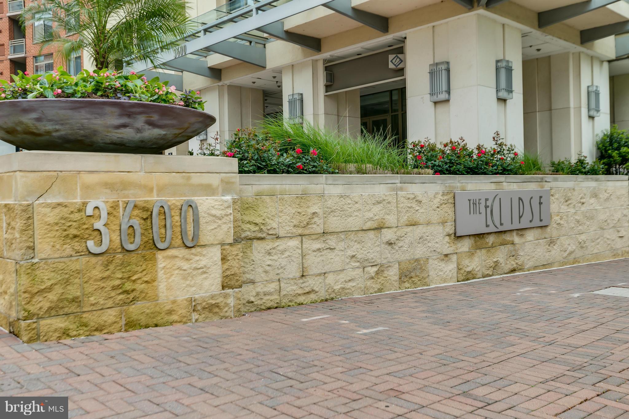 3600 South Glebe Road, Unit 912W Arlington, VA 22202 - Photo 2 of 29 Exterior (Front)
