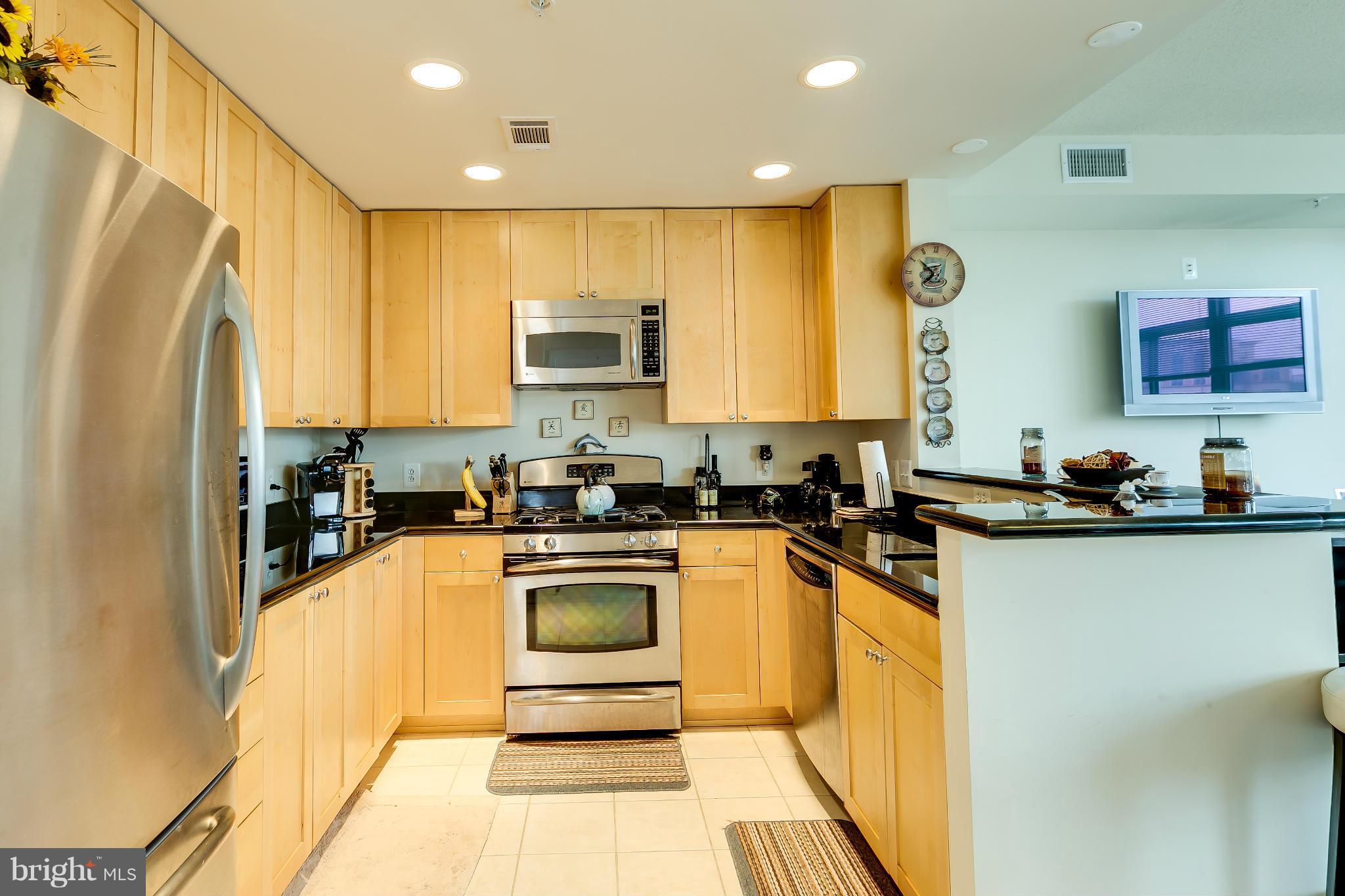 3600 South Glebe Road, Unit 912W Arlington, VA 22202 - Photo 15 of 29 Kitchen
