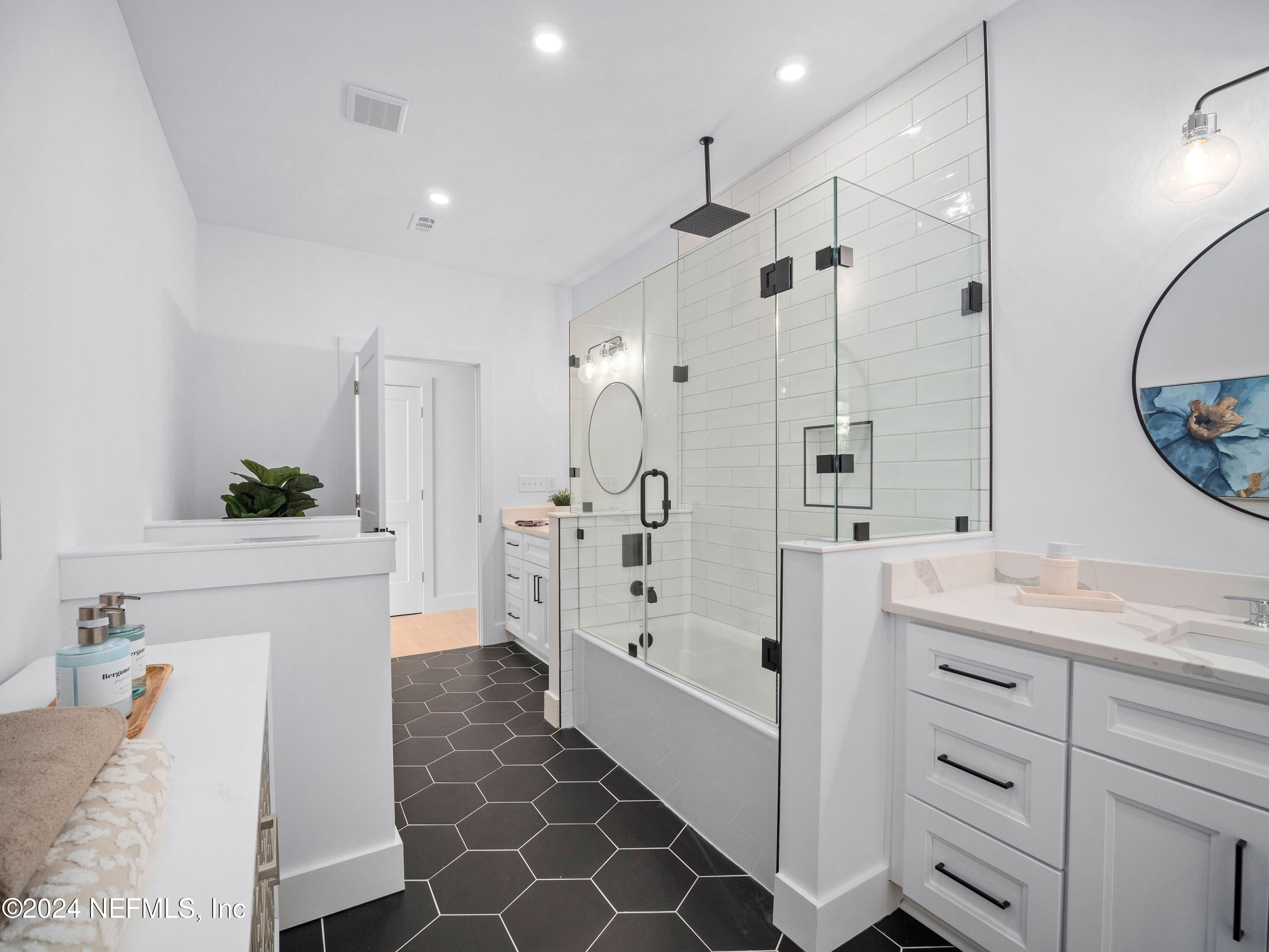 7834 Hunters Grove Road Jacksonville, FL 32256 - Photo 50 of 101 Jack and Jill Bathroom