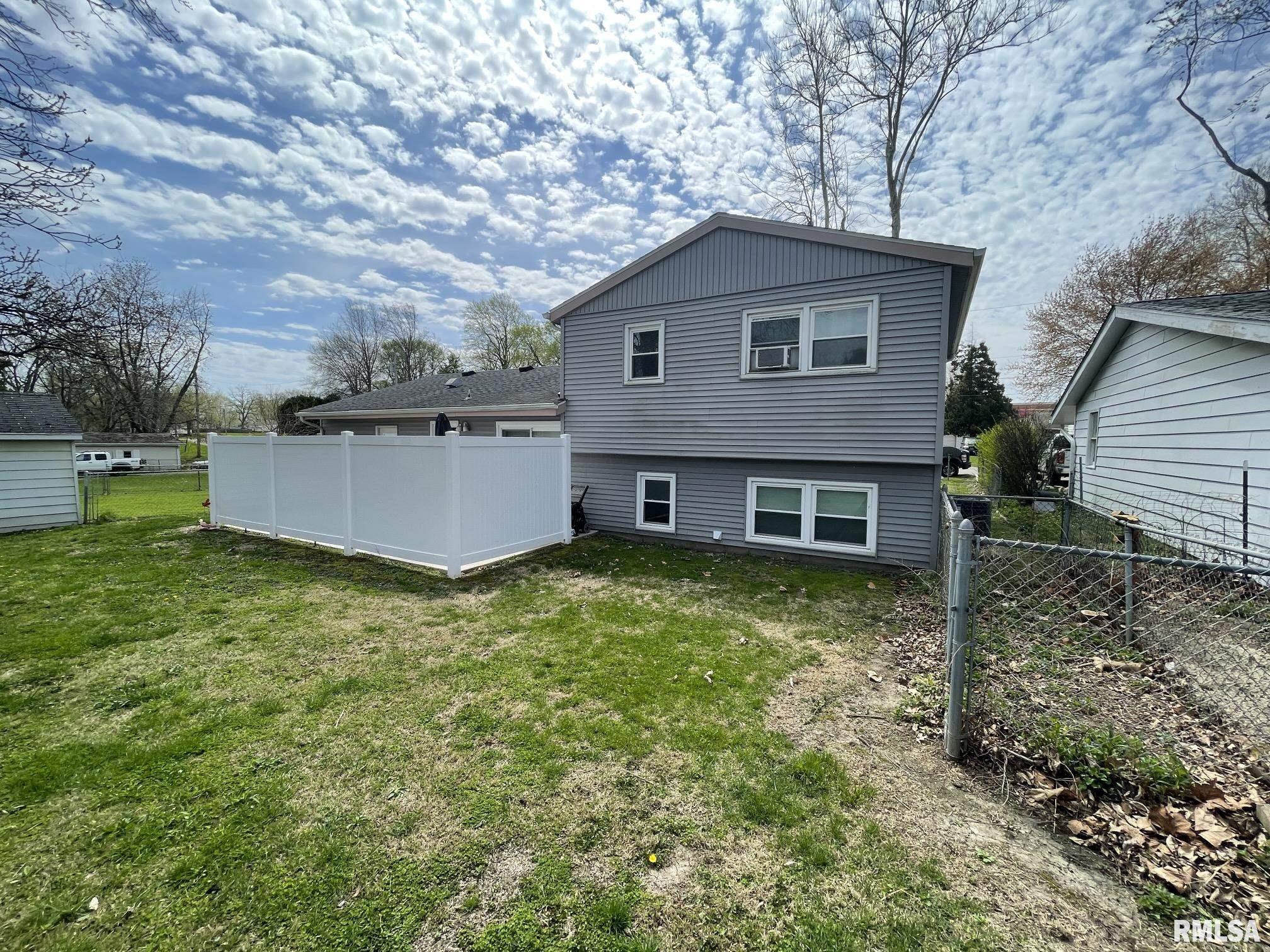 817 East Thoma Street Springfield, IL 62702 - Photo 11 of 13 Gallery Image 11