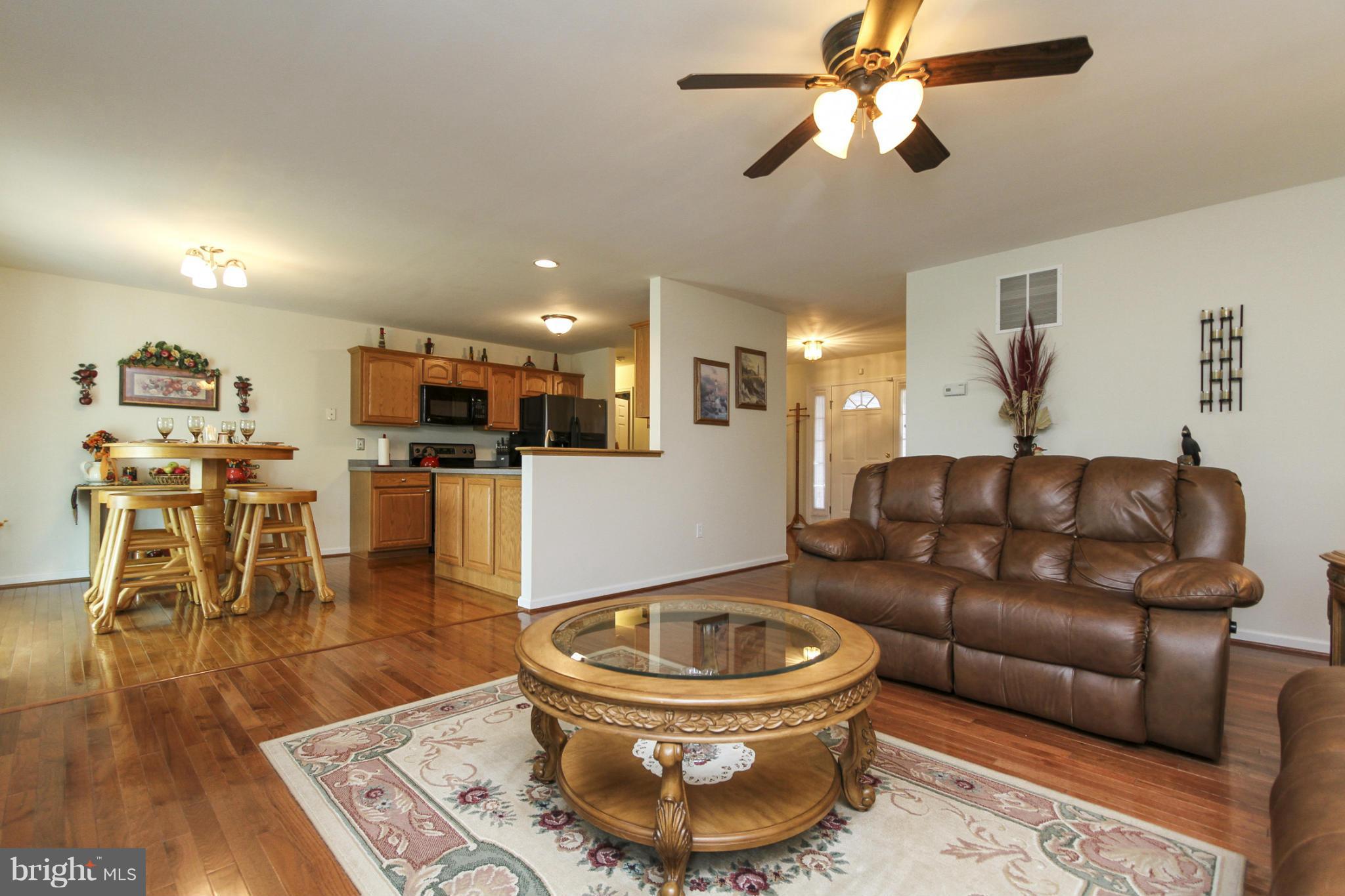 1004 Gullo Road New Windsor, MD 21776 - Photo 5 of 30 Living Room