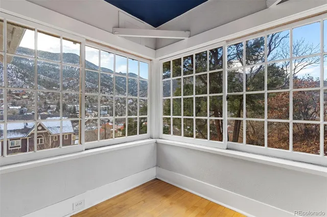 $2,500 | 48 Lincoln Avenue, Manitou Springs, CO 80829