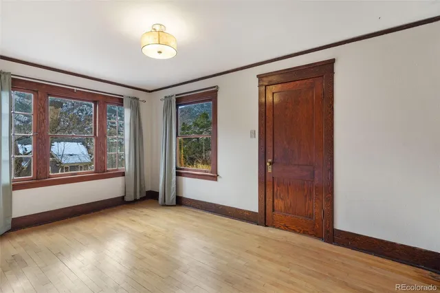 $2,500 | 48 Lincoln Avenue, Manitou Springs, CO 80829