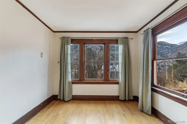 $2,500 | 48 Lincoln Avenue, Manitou Springs, CO 80829