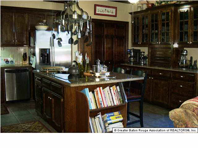 2417 Shadowbrook Drive Baton Rouge, LA 70816 - Photo 3 of 9 Gallery Image 3
