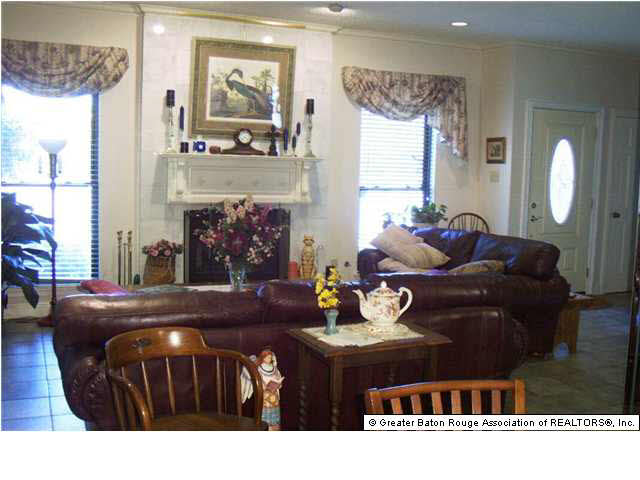 2417 Shadowbrook Drive Baton Rouge, LA 70816 - Photo 5 of 9 Gallery Image 5