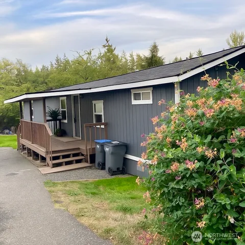 $89,999 | 175 Northeast Camelot Drive, Unit 175, Bremerton, WA 98311