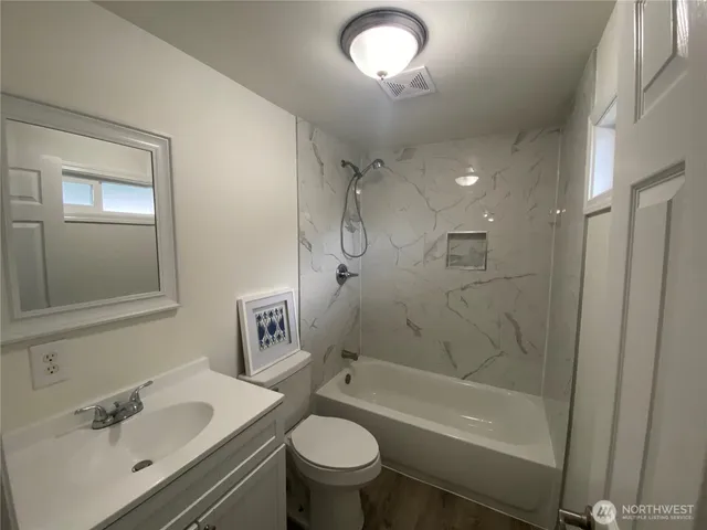 $89,999 | 175 Northeast Camelot Drive, Unit 175, Bremerton, WA 98311