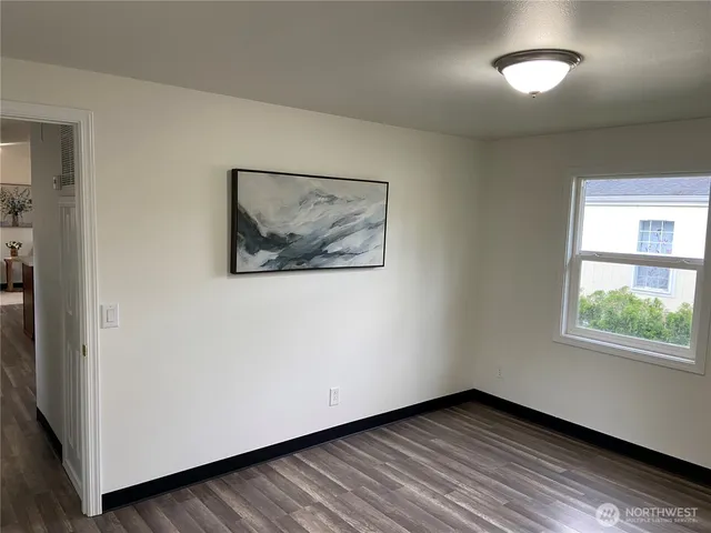 $89,999 | 175 Northeast Camelot Drive, Unit 175, Bremerton, WA 98311