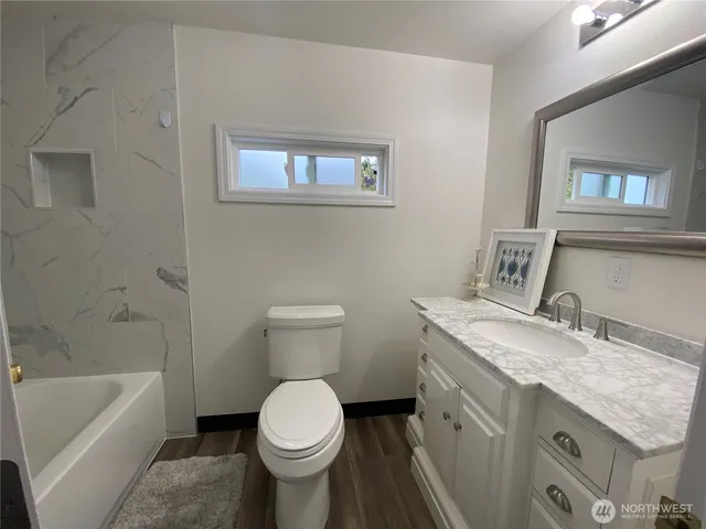 $89,999 | 175 Northeast Camelot Drive, Unit 175, Bremerton, WA 98311