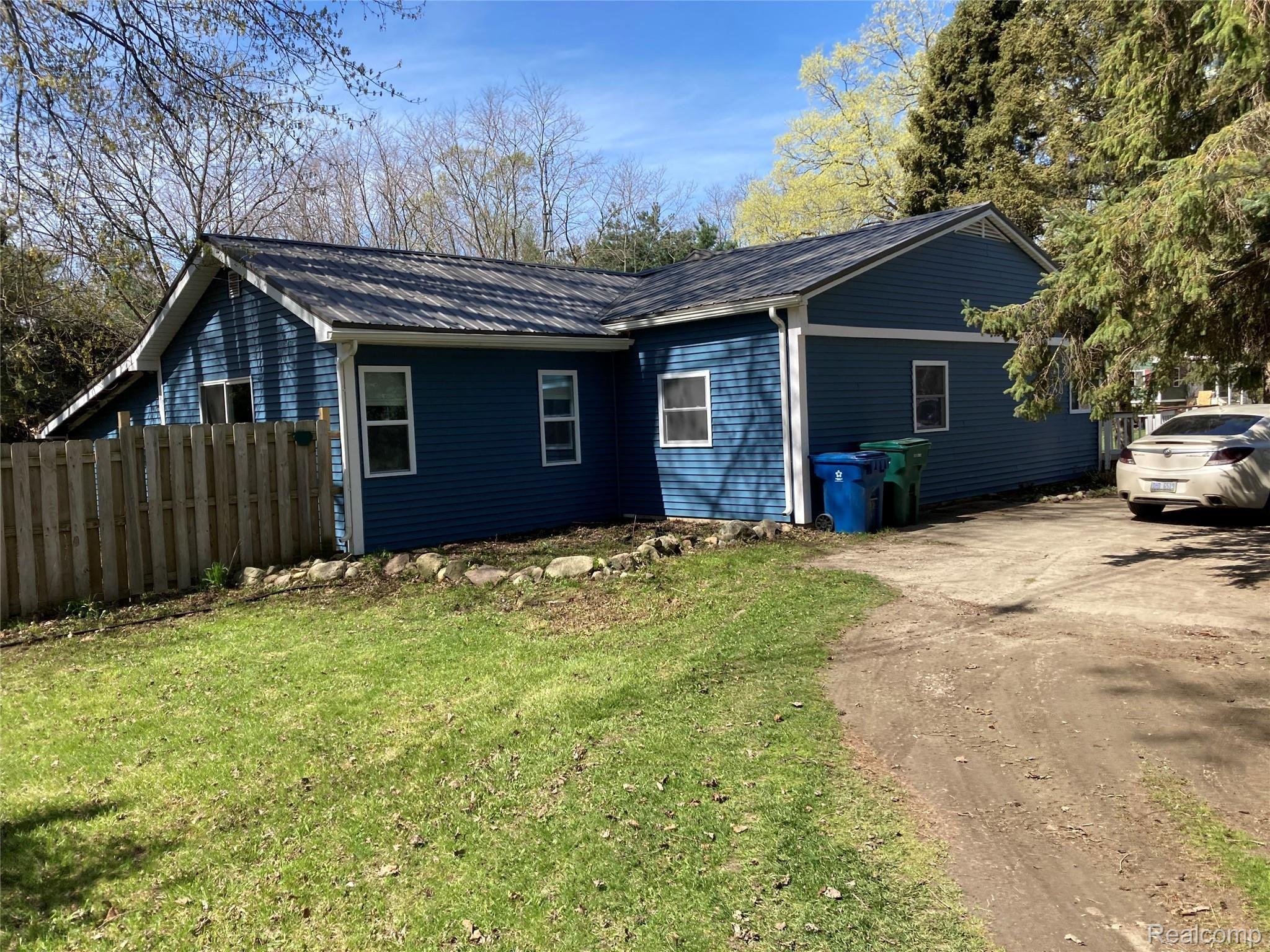 9354 Lehring Road Durand, MI 48429 - Photo 1 of 13 IMG_5964.jpg