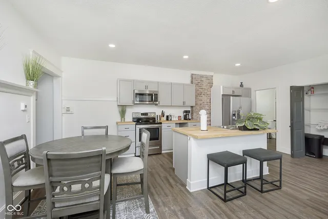 $1,900 | 1432 Sturm Avenue, Indianapolis, IN 46201