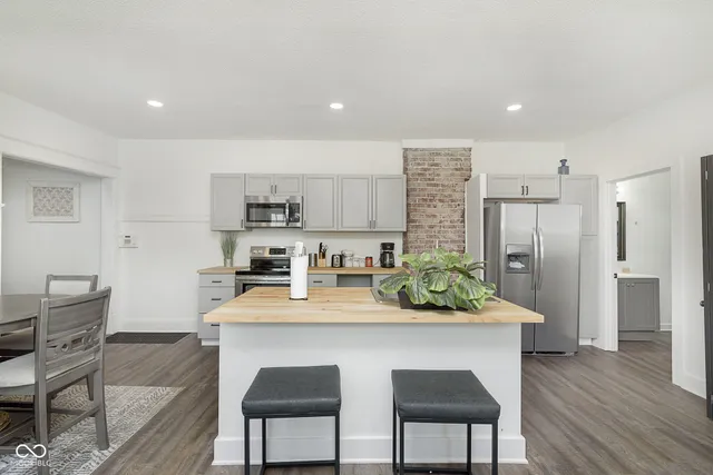 $1,900 | 1432 Sturm Avenue, Indianapolis, IN 46201