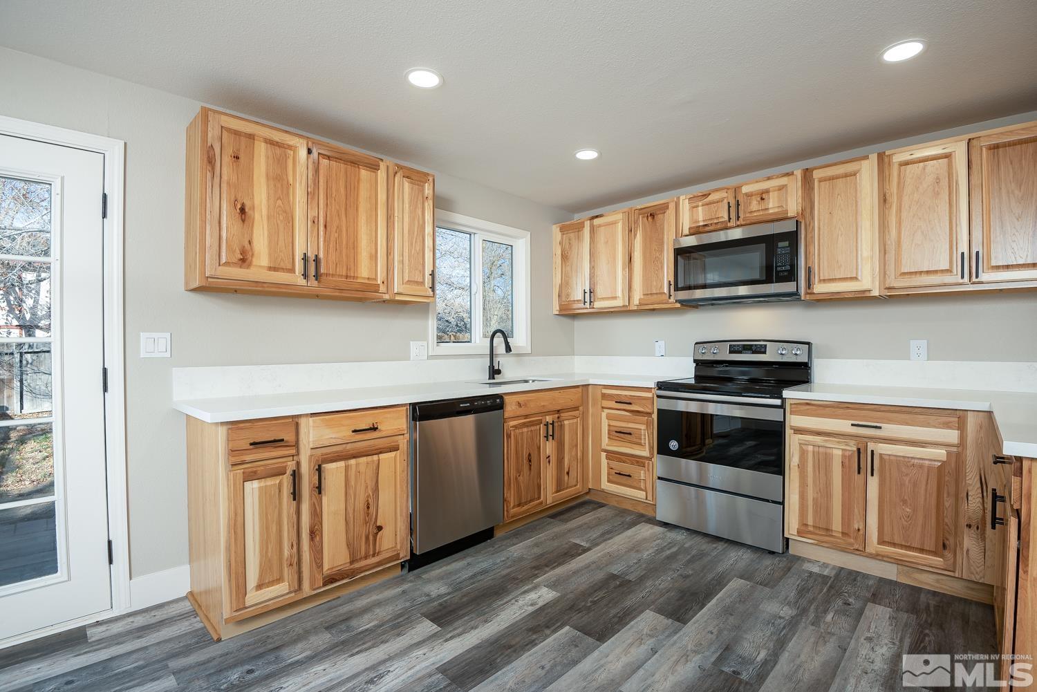712 Rolando Way Carson City, NV 89701 - Photo 8 of 37 Photo 8