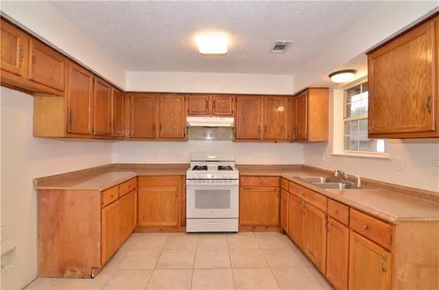 $1,450 | 208 Martin Luther King Junior Drive, Covington, LA 70433