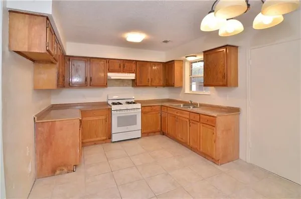 $1,450 | 208 Martin Luther King Junior Drive, Covington, LA 70433