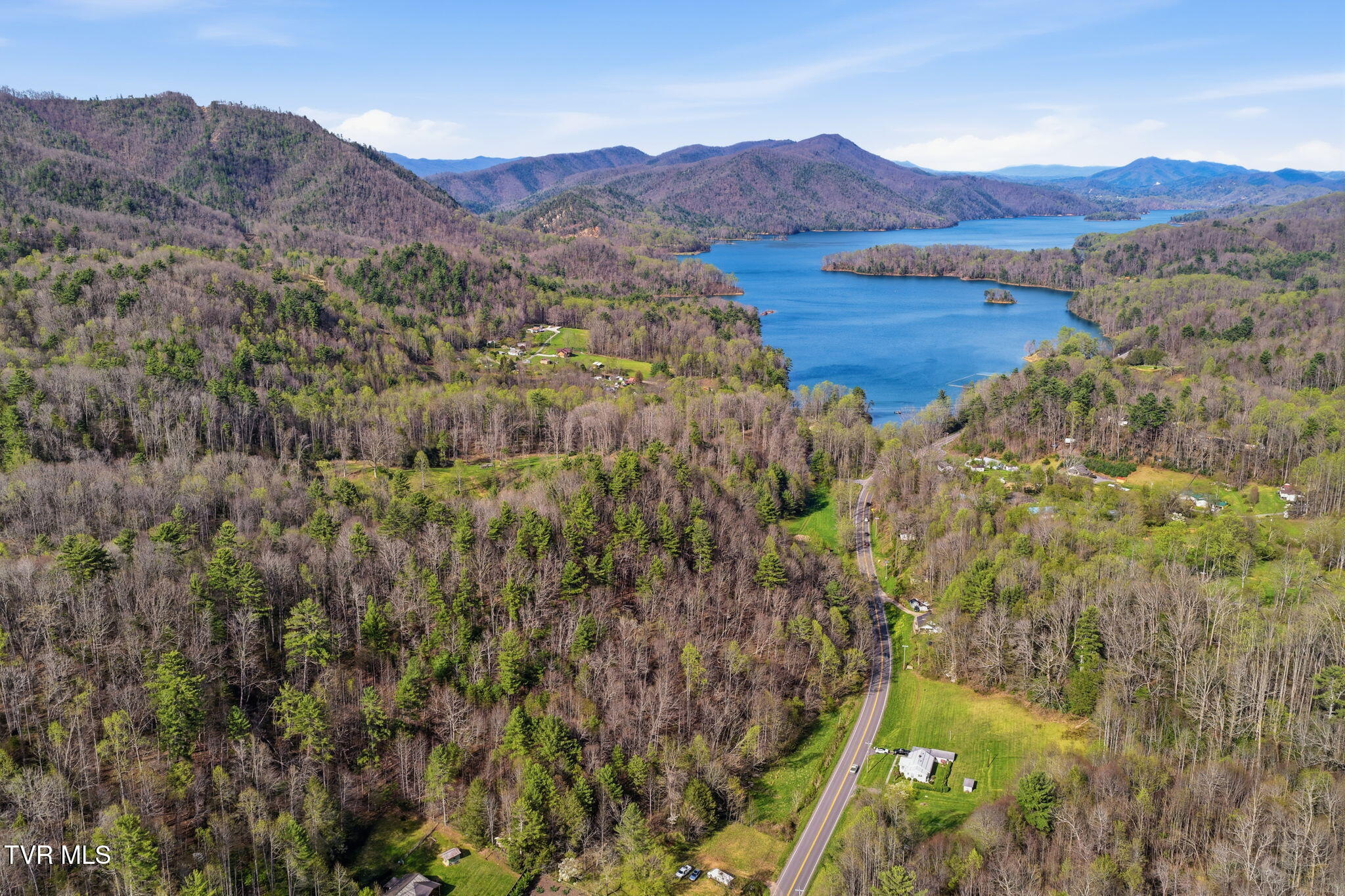 1570 Highway 321 Hampton, TN 37658 - Photo 8 of 10 8-web-or-mls-001_DJI_20260406170241_0562