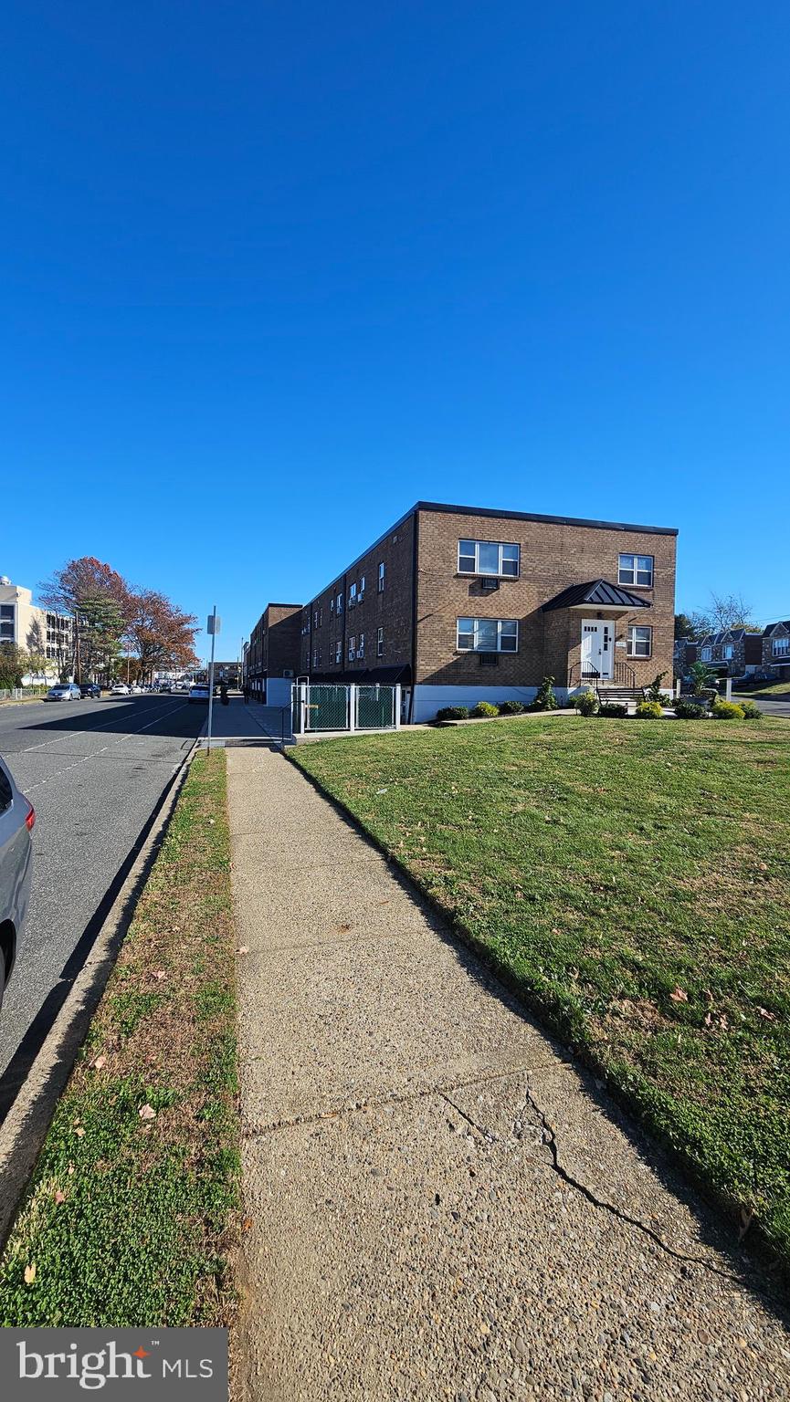 2201-19 Lansing Street Philadelphia, PA 19152 - Photo 3 of 32