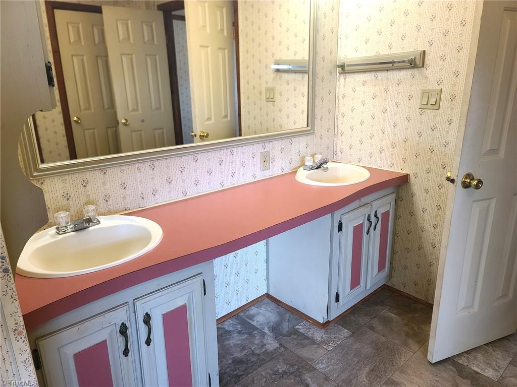 220 Joyner Circle Rural Hall, NC 27045 - Photo 9 of 29