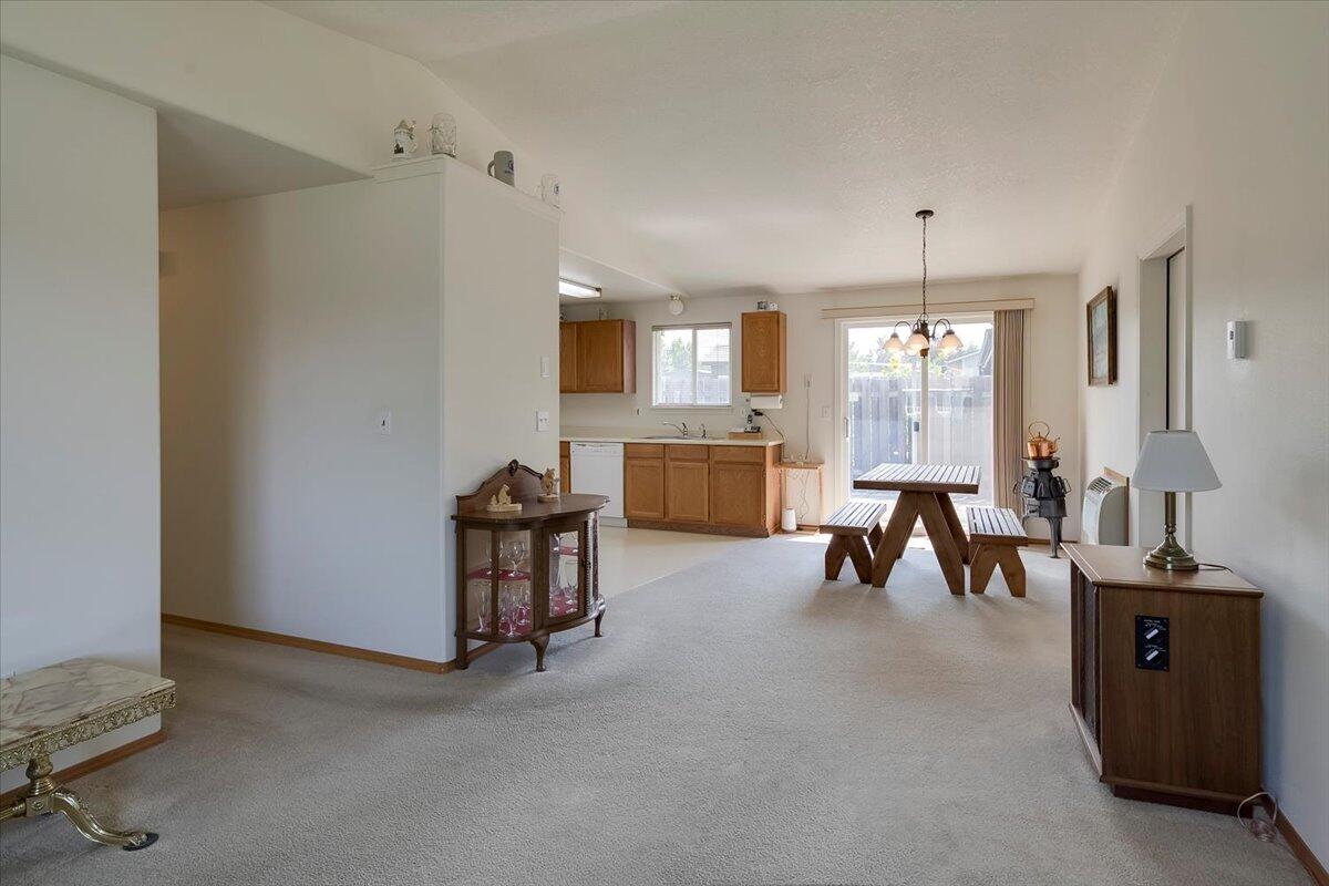 1712 Southwest 35th Street Redmond, OR 97756 - Photo 7 of 26 09-1712 SW 35th St, Redmond-9