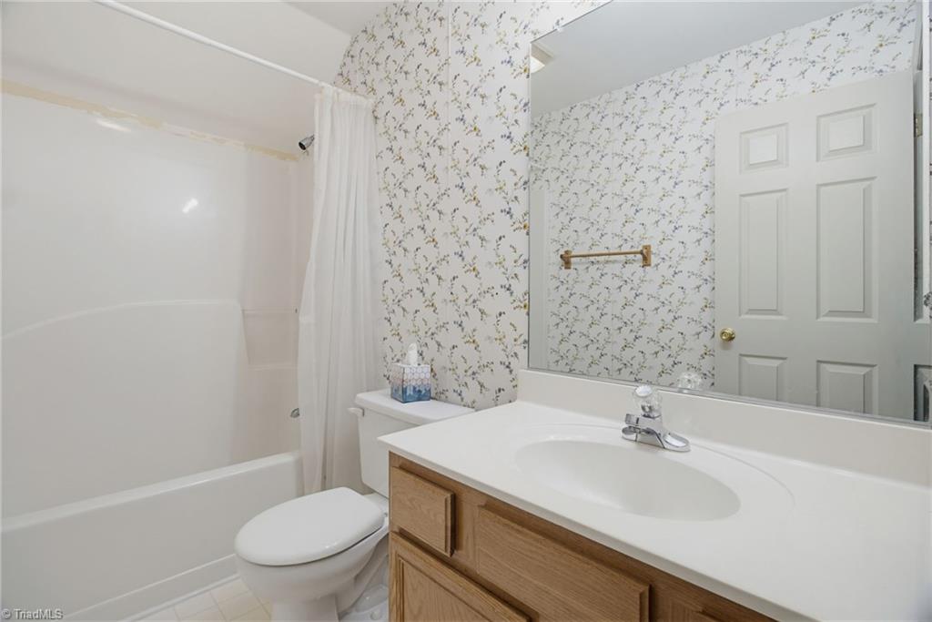 1735 Springfield Farm Court Clemmons, NC 27012 - Photo 19 of 30 Full bath on upper level
