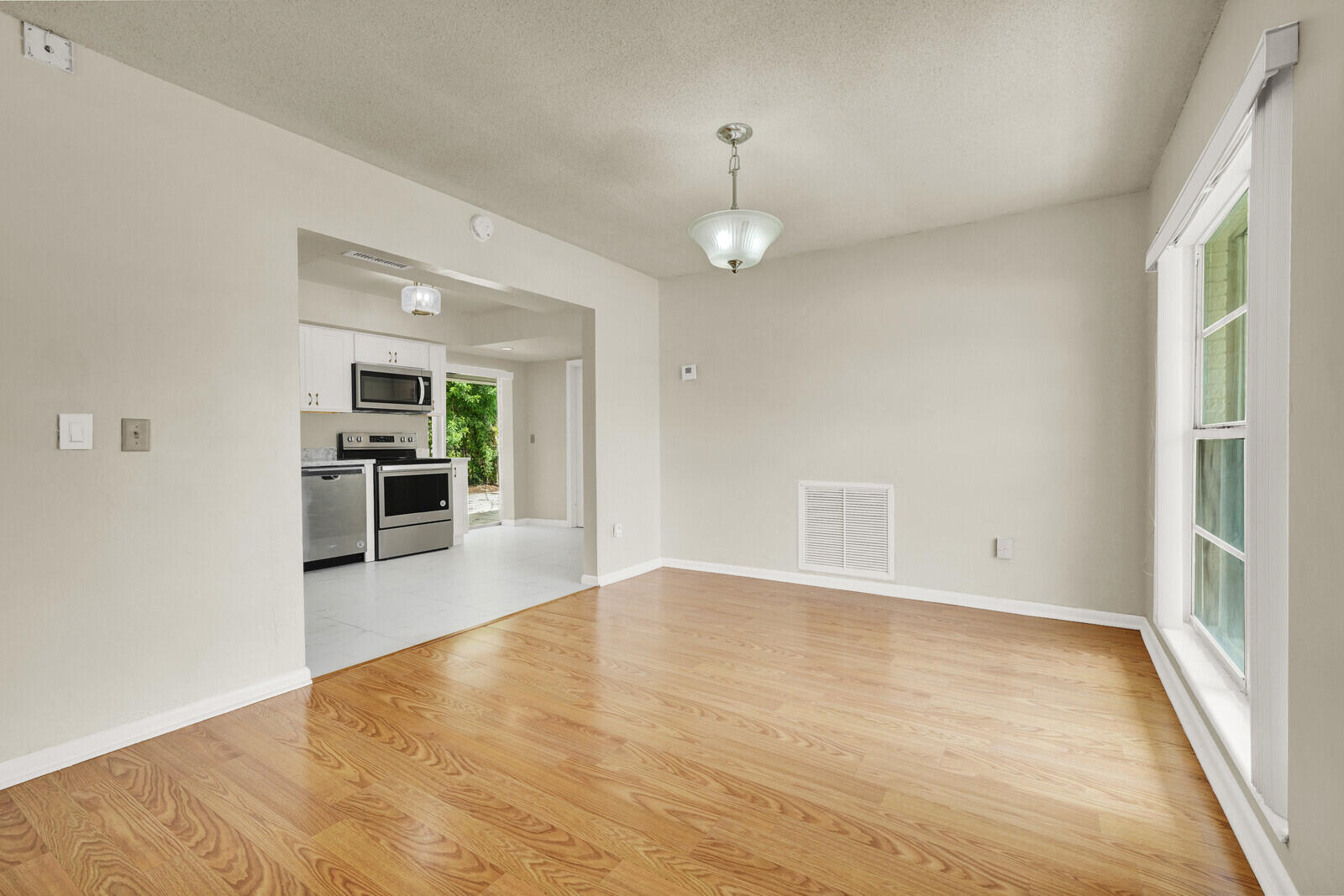 22229 Southwest 65th Terrace Boca Raton, FL 33428 - Photo 5 of 26 08_Image_8_mls