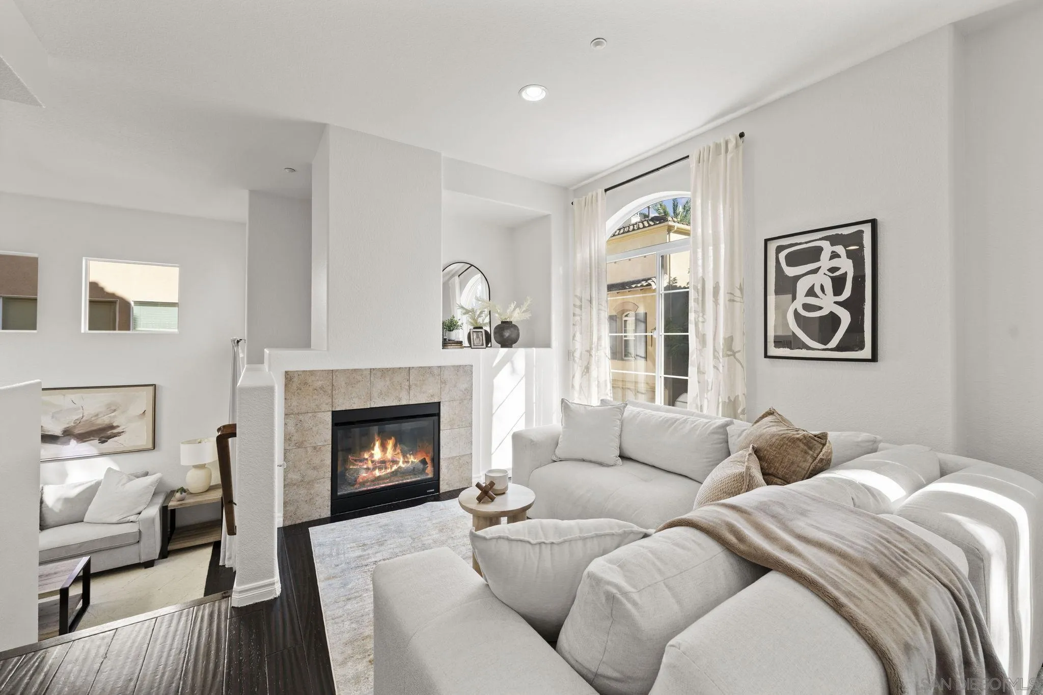 2816 Villas Way San Diego, CA 92108 - Photo 3 of 35