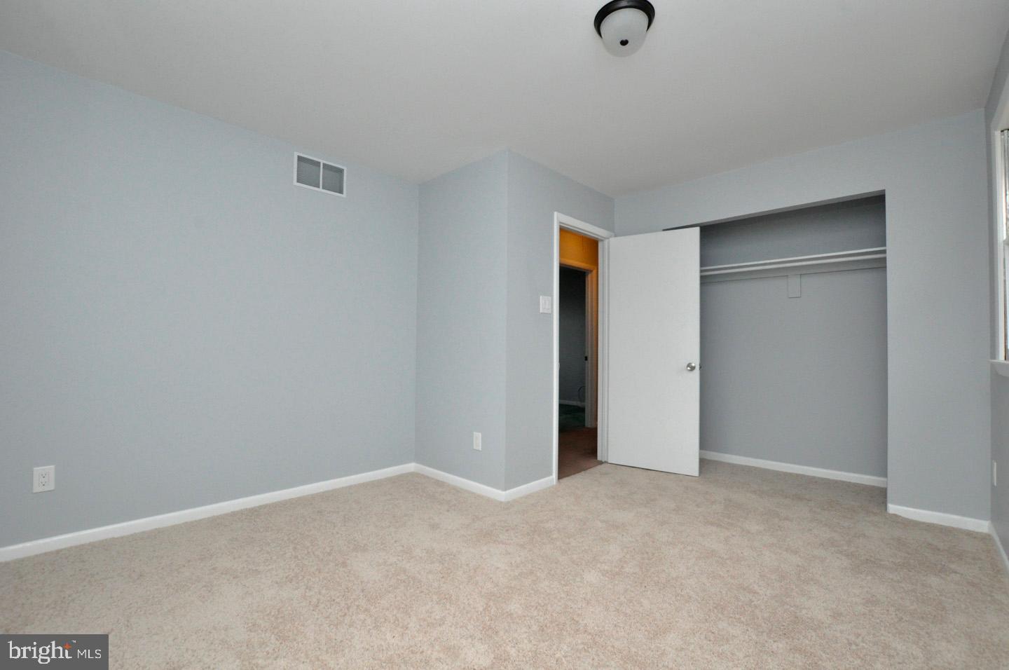 619 Bem Street Riverside, NJ 08075 - Photo 8 of 24