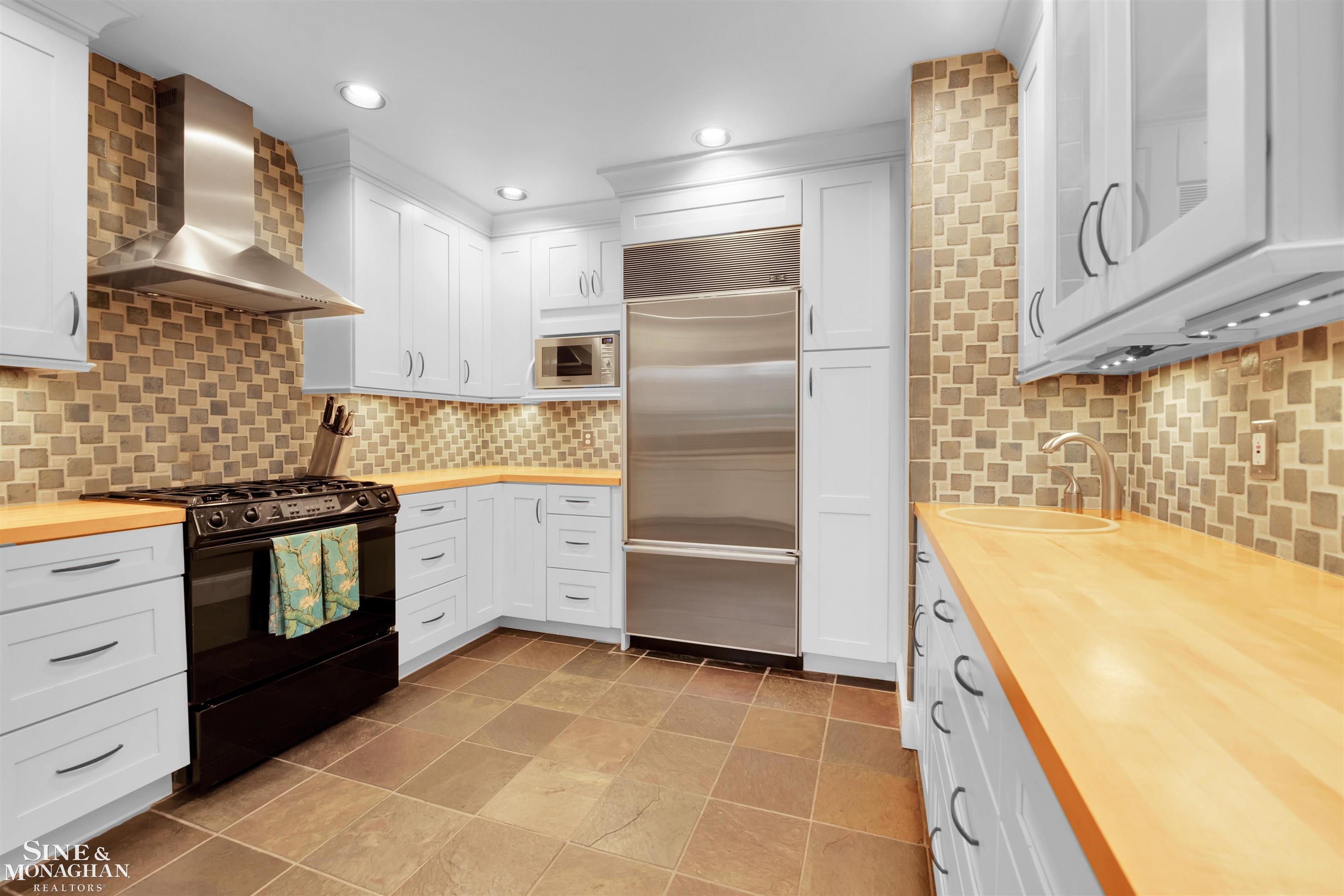 1144 Bedford Road Grosse Pointe, MI 48230 - Photo 10 of 37 50148088-f28d1f03-88f0-45c7-987f-bc7a80a91d91.JPG