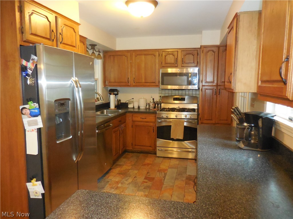 161 Rentham Road Akron, OH 44313 - Photo 8 of 31