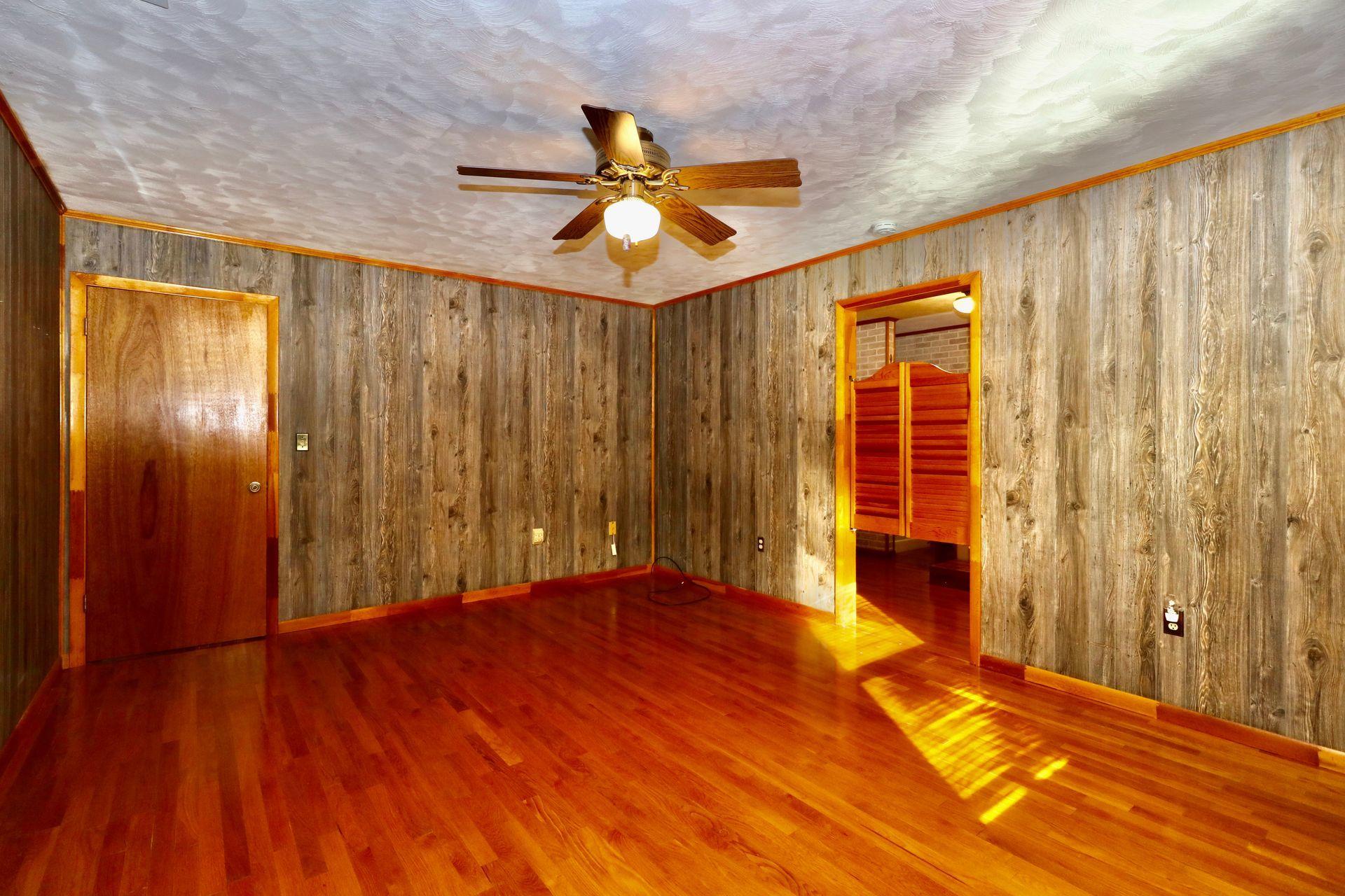 572 Arch Mill Road Buchanan, VA 24066 - Photo 17 of 48 Master Suite