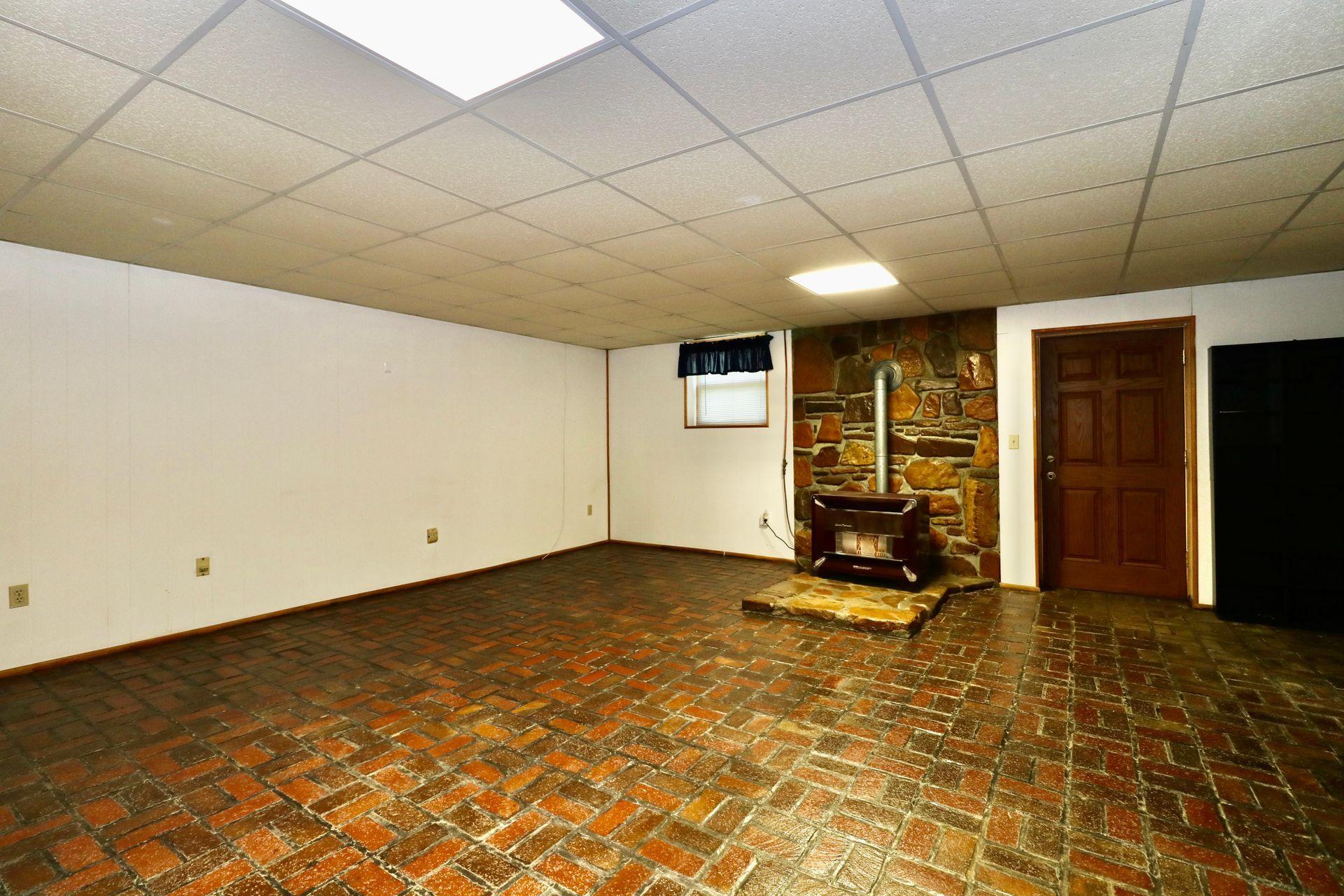 572 Arch Mill Road Buchanan, VA 24066 - Photo 23 of 48 Family Room