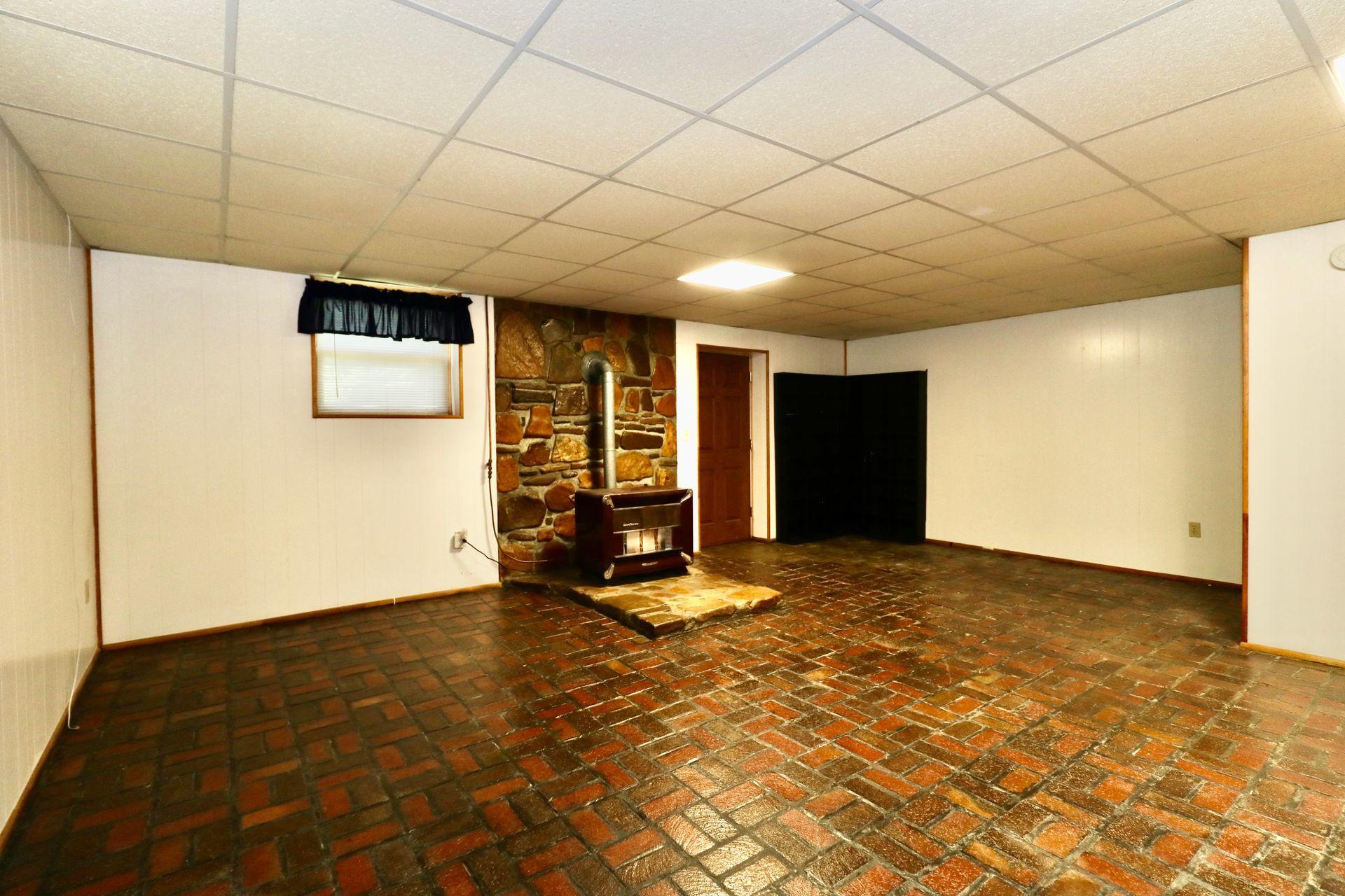 572 Arch Mill Road Buchanan, VA 24066 - Photo 24 of 48 Family Room