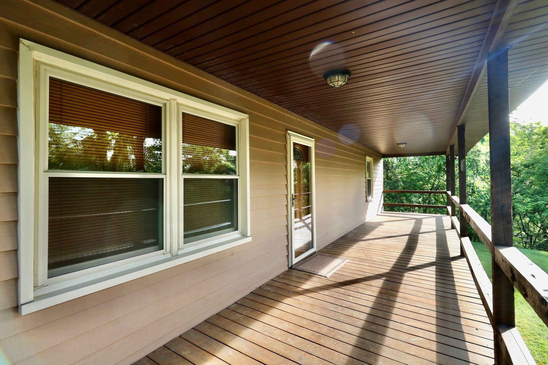 572 Arch Mill Road Buchanan, VA 24066 - Photo 4 of 48 Front Porch