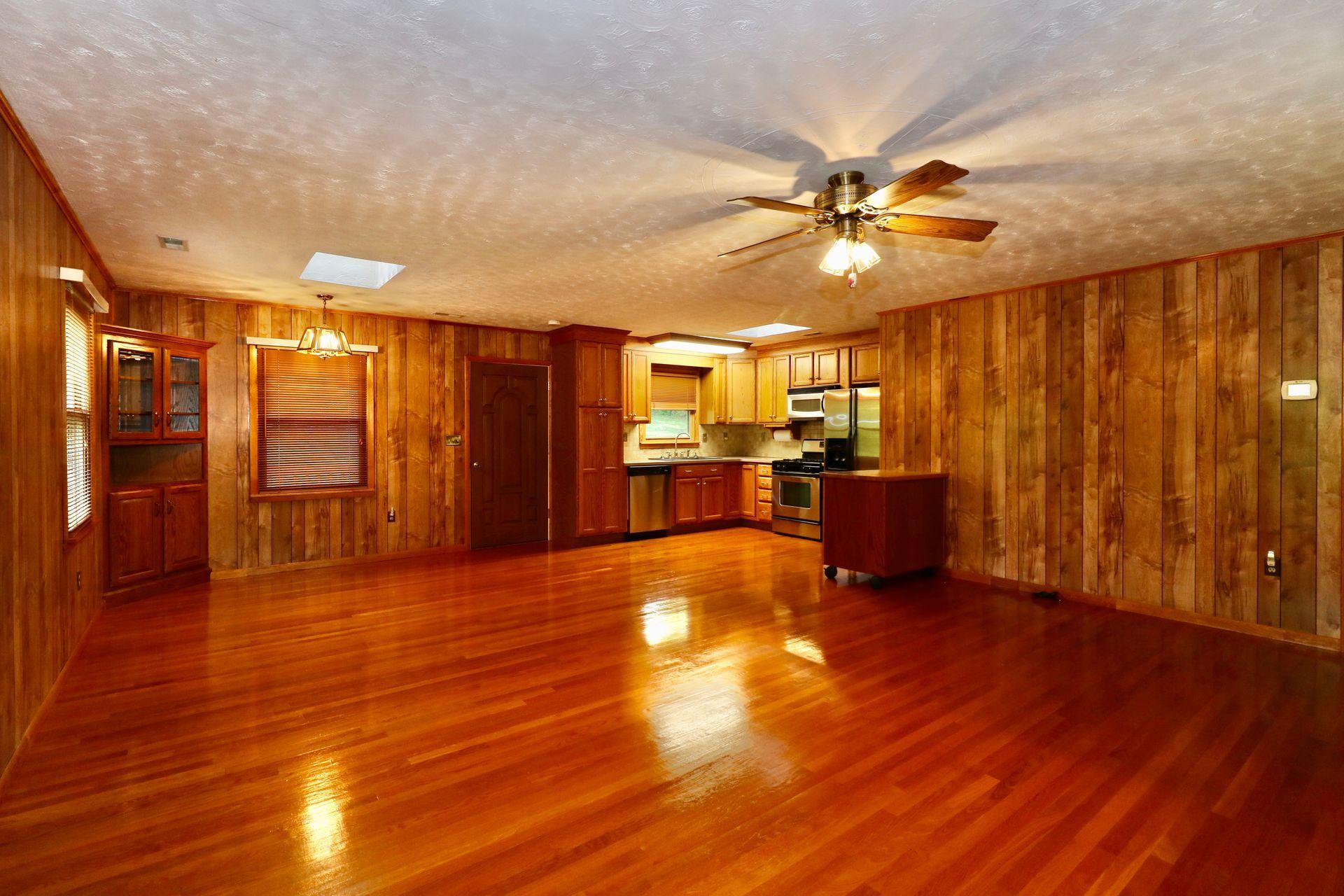572 Arch Mill Road Buchanan, VA 24066 - Photo 9 of 48 Great Room - Kitchen