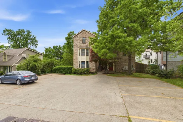 $2,495 | 515 Chesterfield Avenue, Unit F, Nashville, TN 37212