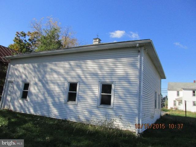 2004 Cornwall Road Lebanon, PA 17042 - Photo 4 of 21 Gallery Image 4