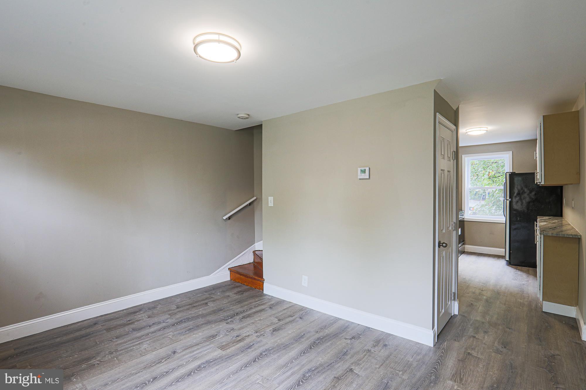 2841 Round Road Baltimore, MD 21225 - Photo 11 of 31 Living room
