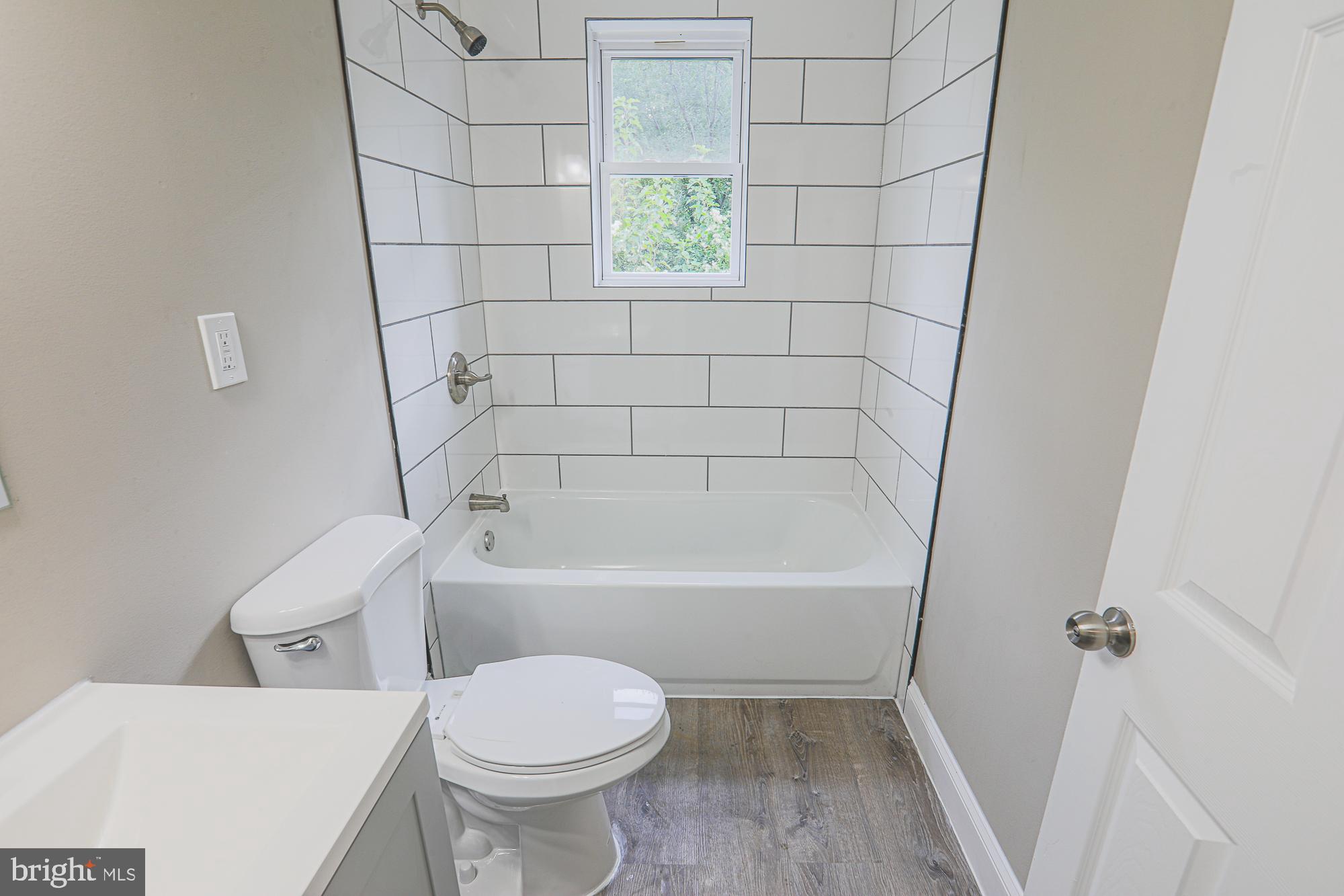 2841 Round Road Baltimore, MD 21225 - Photo 28 of 31 Bathroom