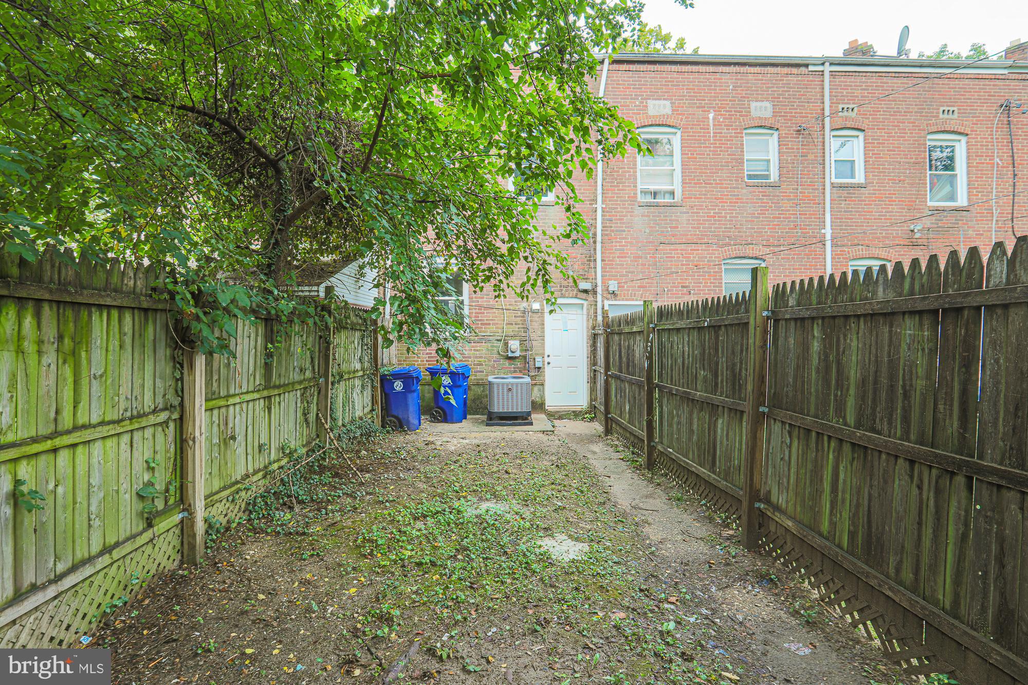 2841 Round Road Baltimore, MD 21225 - Photo 30 of 31 Backyard