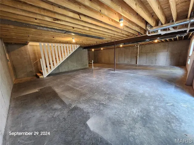 $325,500 | 10111 Niblic Drive, Overland, MO 63114