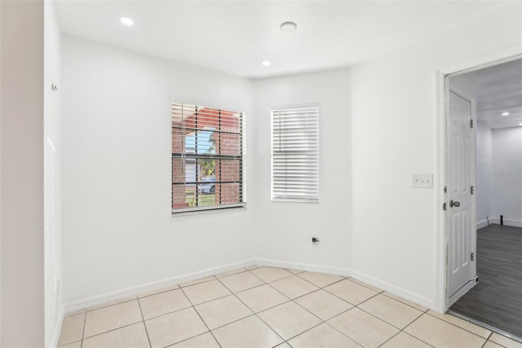 118 Pinewood Circle Kissimmee, FL 34743 - Photo 12 of 54