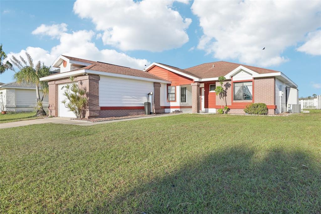118 Pinewood Circle Kissimmee, FL 34743 - Photo 2 of 54