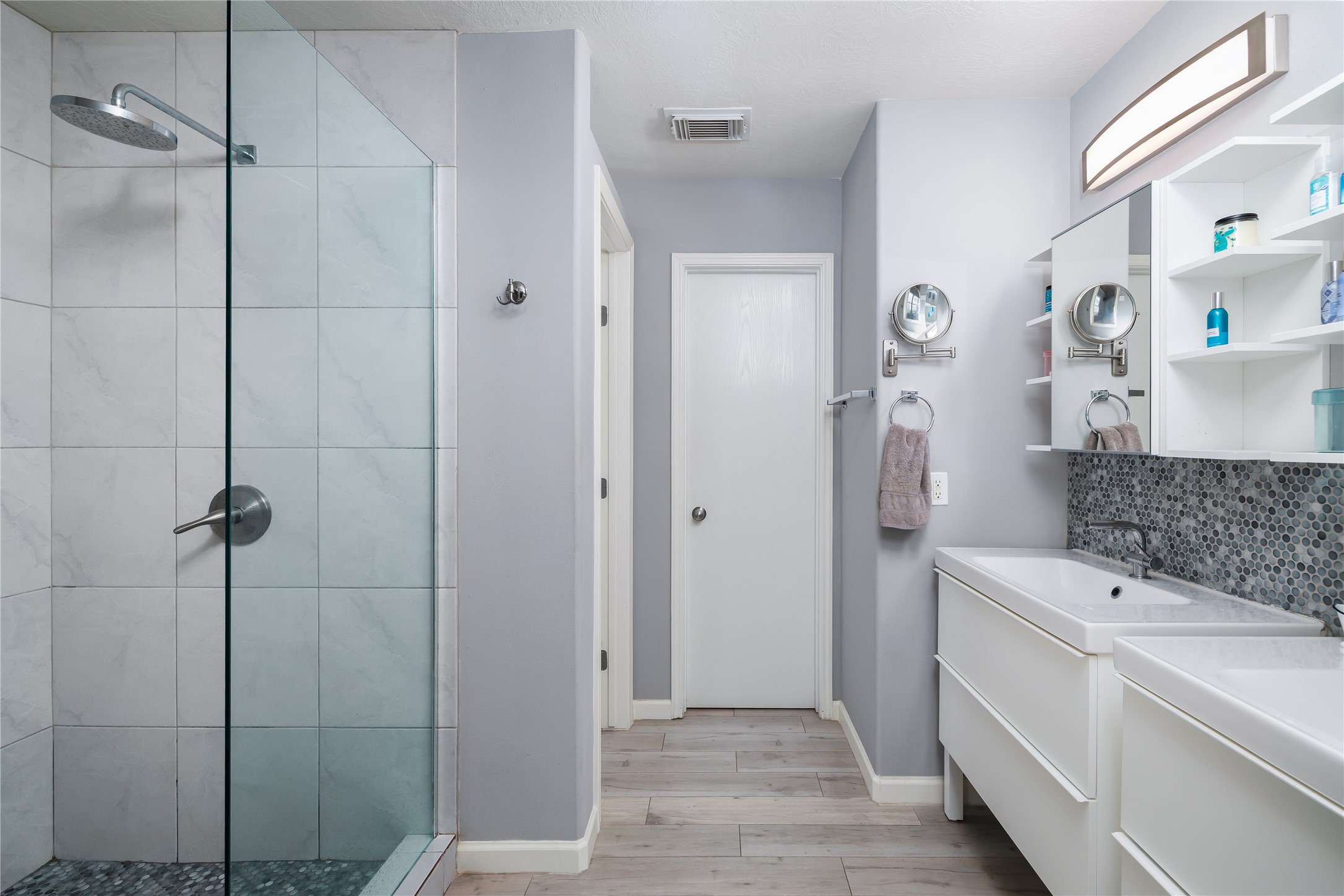 143 South Vesper Bend Circle Spring, TX 77382 - Photo 18 of 31 a view of bathroom