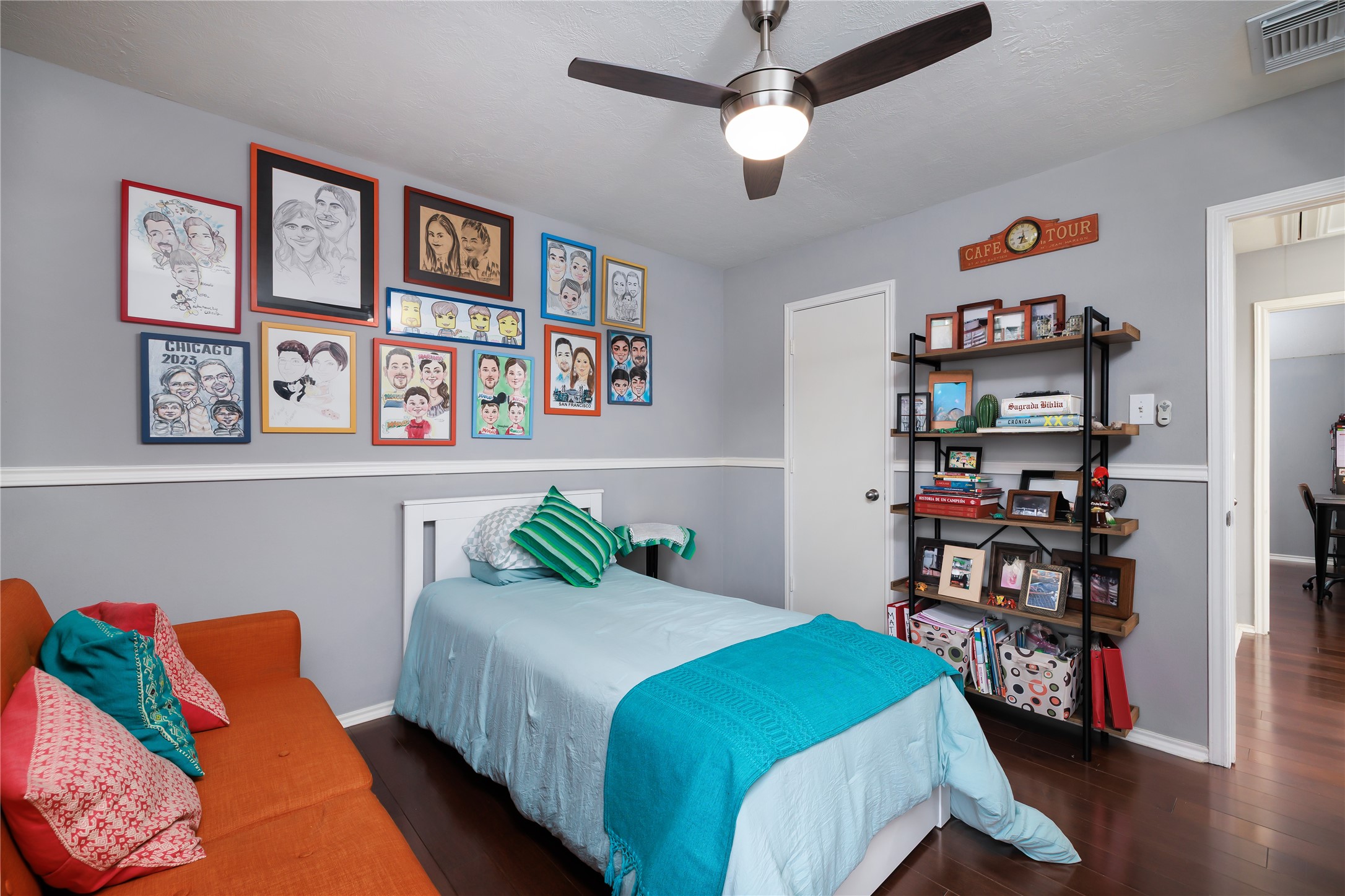 143 South Vesper Bend Circle Spring, TX 77382 - Photo 22 of 31 a bedroom with a bed and furniture