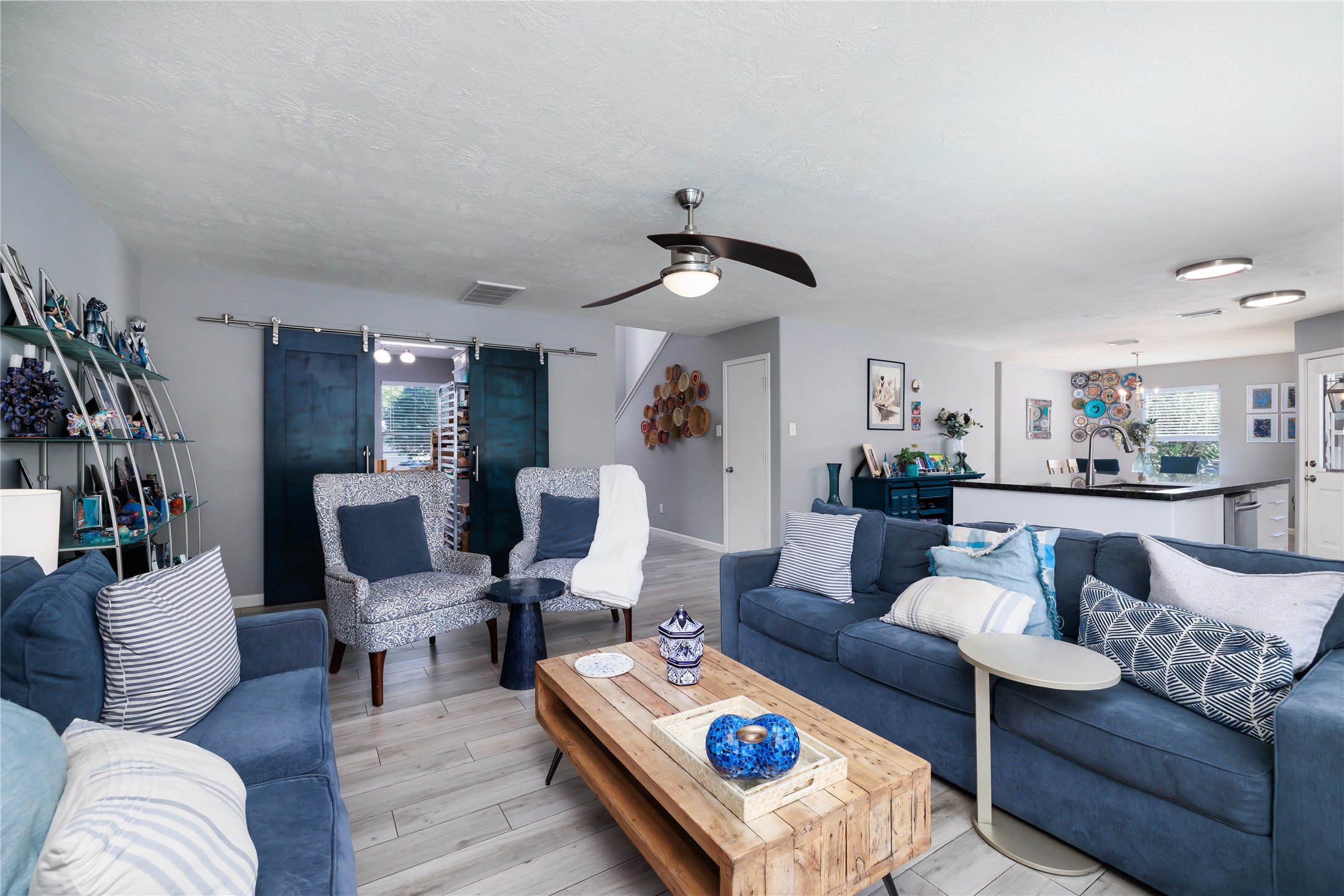 143 South Vesper Bend Circle Spring, TX 77382 - Photo 6 of 31 a living room with furniture and wooden floor