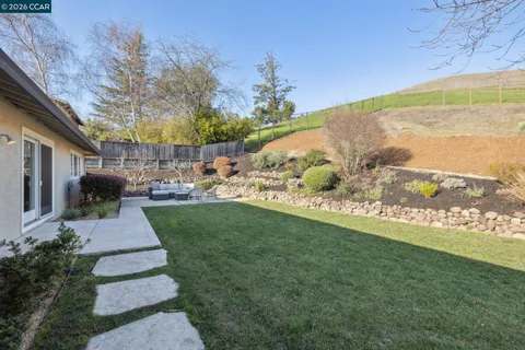 $1,925,000 | 1211 Larch Avenue, Moraga, CA 94556