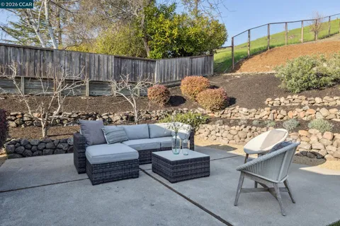 $1,925,000 | 1211 Larch Avenue, Moraga, CA 94556