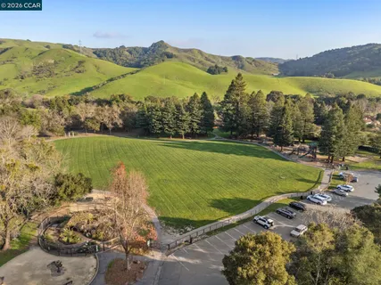 $1,925,000 | 1211 Larch Avenue, Moraga, CA 94556