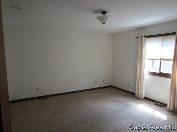 3015 Cameron Drive Springfield, IL 62704 - Photo 4 of 9 Gallery Image 4